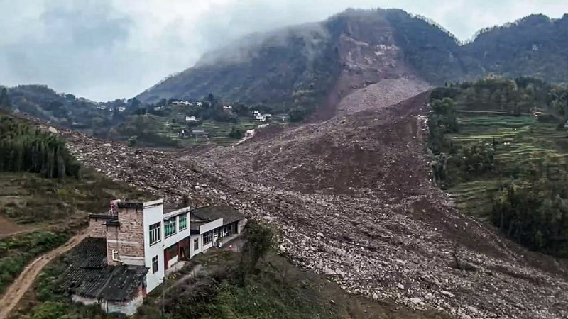 Rescuers in southwest China sift through landslide debris for 28 missing villagersBy Victoria BelaEmergency workers resumed their search on Sunday for more than two dozen villagers missing following a landslide in southwestern China.The landslide occurred in the village of Jinping in Sichuan province at around 11.50am on Saturday, burying 10 houses and killing at least one person, state broadcaster CCTV reported.Two people were pulled from the debris alive and sent to hospital on Saturday, and 28 remained missing on Sunday.Hundreds of emergency personnel along with search-and-rescue dogs, vehicles, and drones were sent to scour the site.As they resumed their search on Sunday morning in fog and drizzle, rocks continued to roll down the mountainside and the ground continued to shift, officials said.Vice-Premier Liu Guozhong visited the injured at a Junlian county hospital on Sunday morning.The landslide occurred just before noon on Saturday. Photo: CCTVvia SCMP Full Text Feed